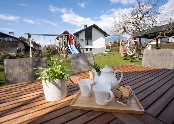 Away From בית נופש