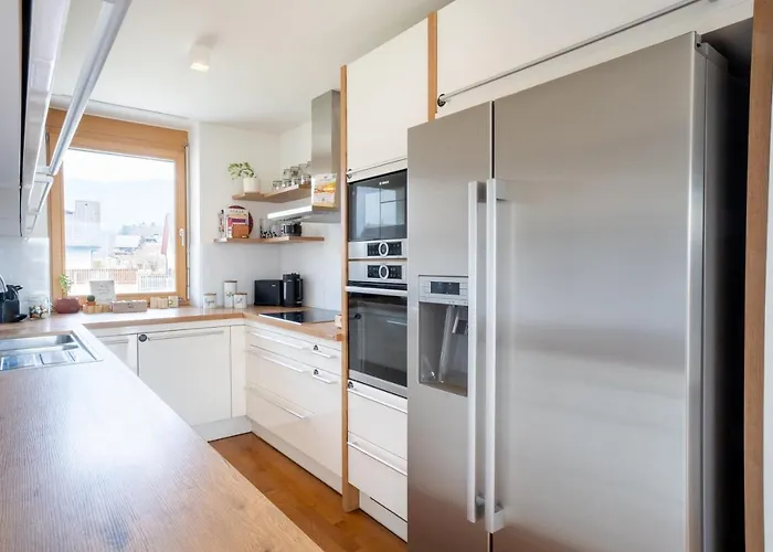 בית נופש Away From *