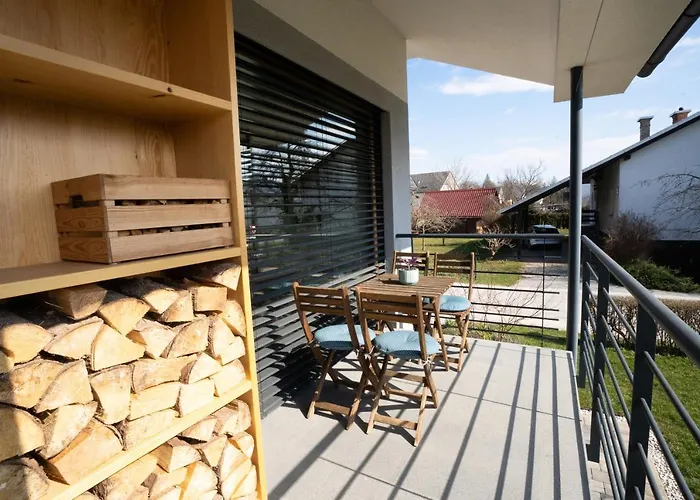 בית נופש Away From *