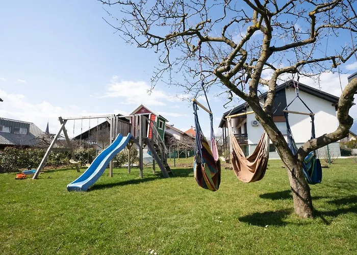 בית נופש Away From *